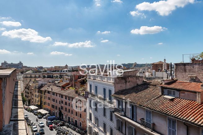 Attico/mansarda in residenziale in Via Sistina