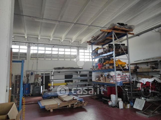 Capannone in commerciale in Via Ponte Ospedaletto 1022