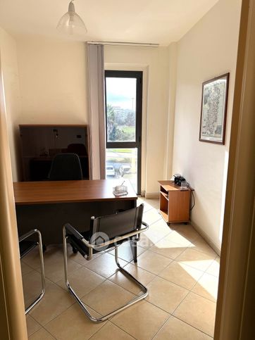 Ufficio in commerciale in Piazza Antonio Segni