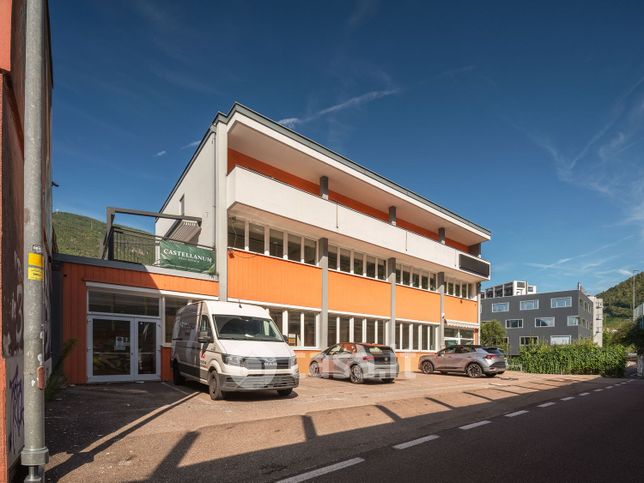 Capannone in commerciale in Via Josef Mayr Nusser 58