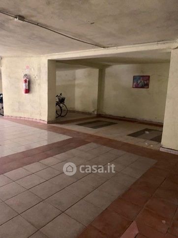 Box/posto auto in residenziale in Viale Alessandro Volta 57