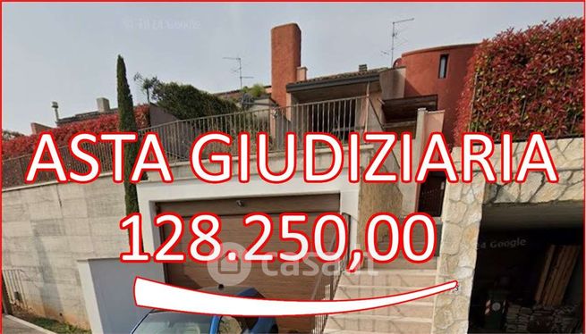 Appartamento in residenziale in Via Grola