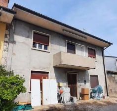 Appartamento in residenziale in Via Croce di Pietra 21