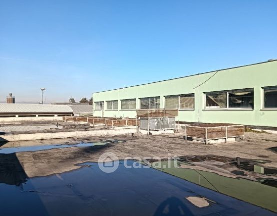 Capannone in commerciale in Via Copernico 19