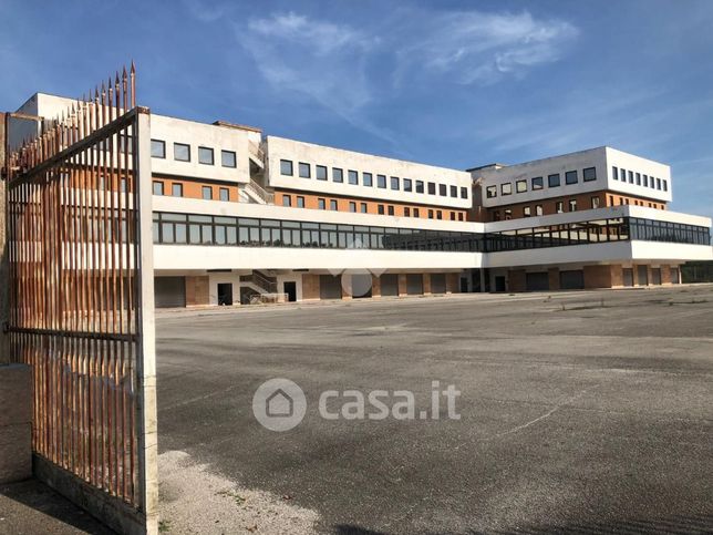 Ufficio in commerciale in Via del Fosso di Fiorano