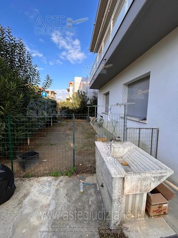 Appartamento in residenziale in Via I. Nievo 76