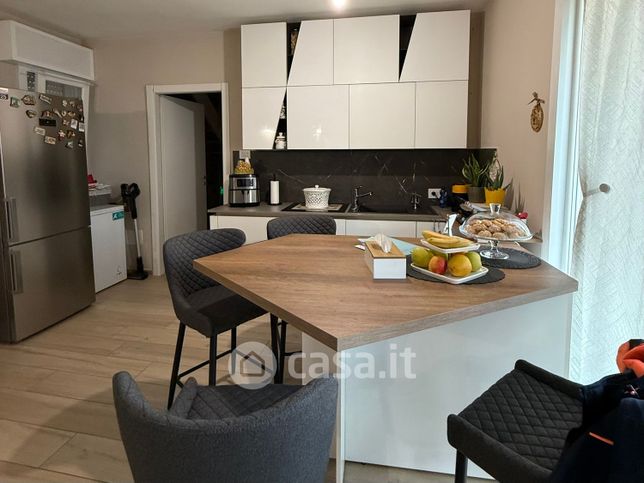 Casa bi/trifamiliare in residenziale in Via Antonio e NicolÃ² Beccari 8