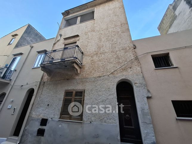Casa indipendente in residenziale in Via Calcara 27