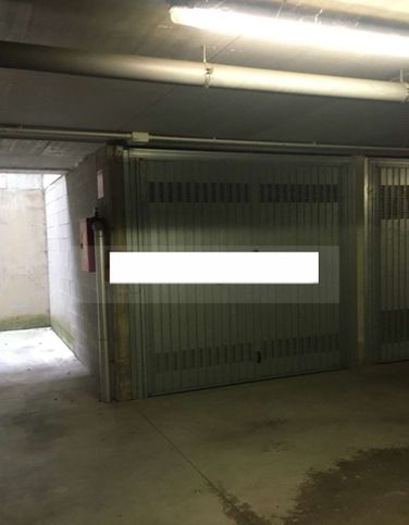 Garage/posto auto in residenziale in Via Pesaro 17