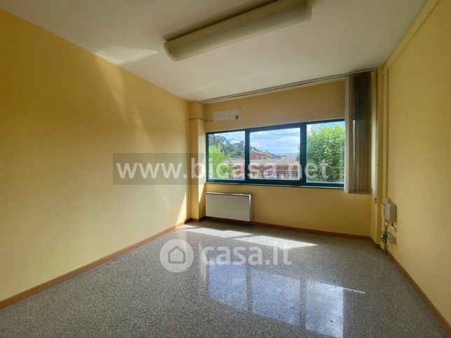 Ufficio in commerciale in Strada Cassiani Liliano