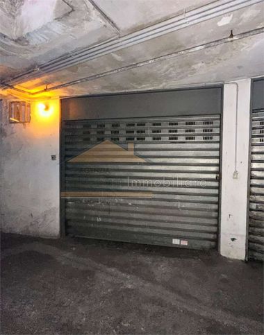 Garage/posto auto in residenziale in Via Giulio Starace