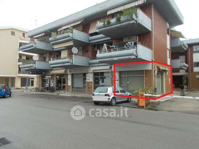 Ufficio in commerciale in Via Giovanni XXIII