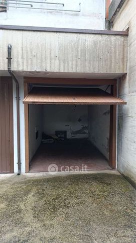 Box/posto auto in residenziale in Via Trento 36