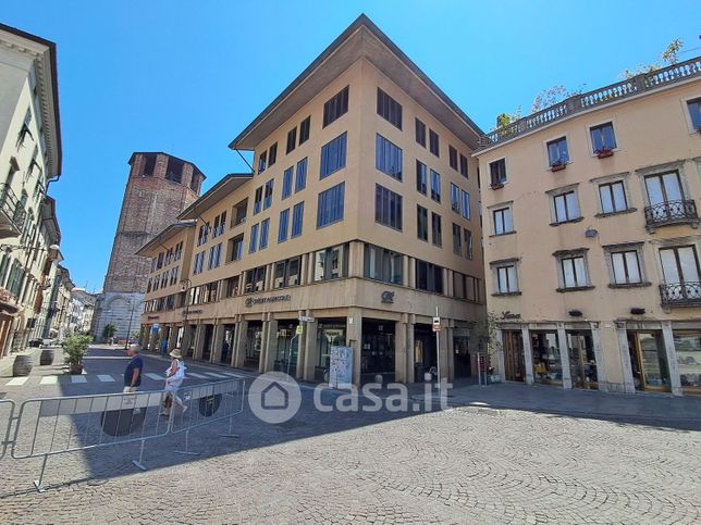 Ufficio in commerciale in Piazza Antonio Belloni