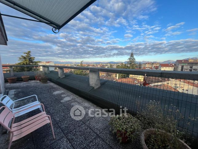 Attico/mansarda in residenziale in Via Raimondo D'Aronco 2