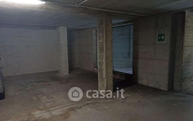 Box/posto auto in residenziale in Piazza Giovanni Paolo II 21