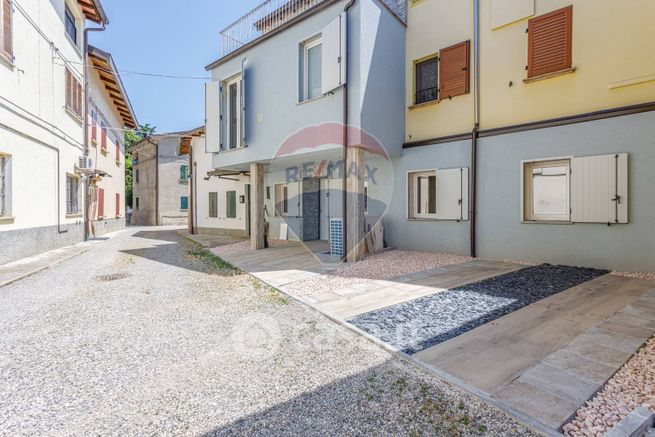 Casa bi/trifamiliare in residenziale in Viale LibertÃ  18