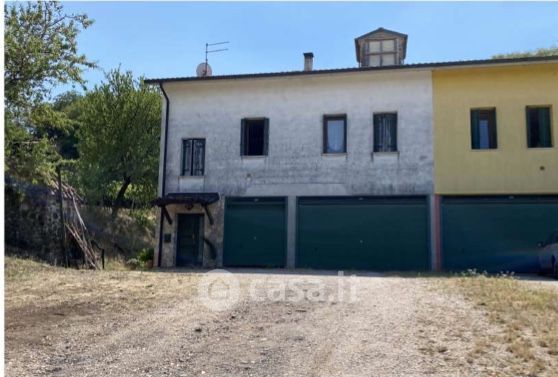 Casa bi/trifamiliare in residenziale in LocalitÃ  Ca' Del Lupo 1