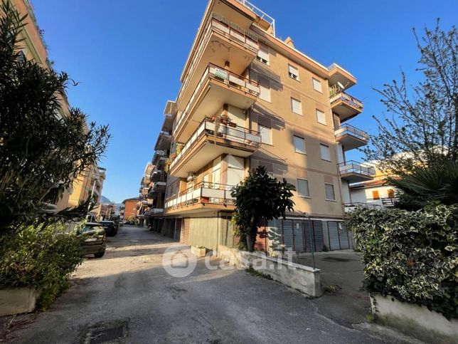 Appartamento in residenziale in Via Oreste Leonardi 4