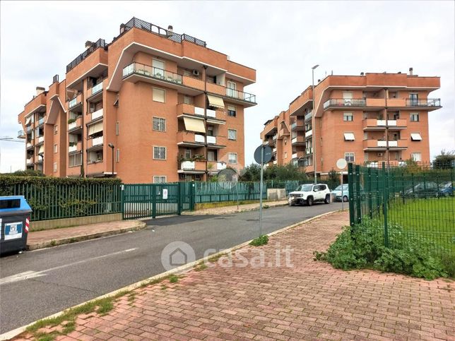 Garage/posto auto in residenziale in Viale Indro Montanelli 32