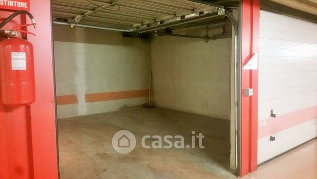 Garage/posto auto in residenziale in Via Pietro Mascagni 10