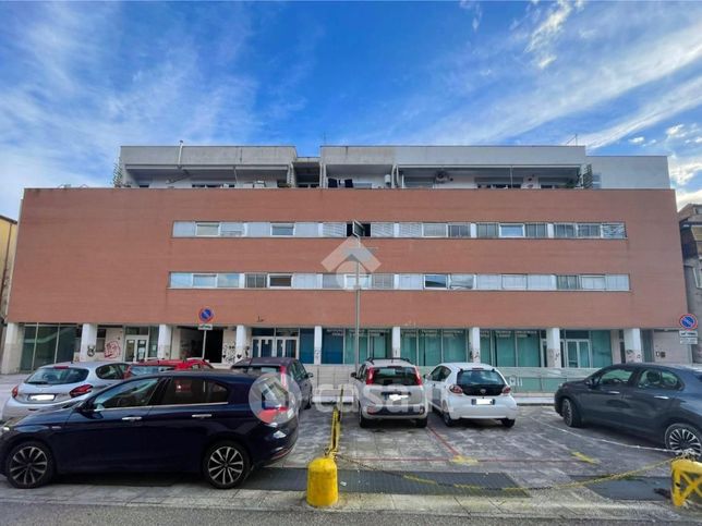 Ufficio in commerciale in Via San Martino 10
