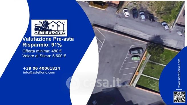 Box/posto auto in residenziale in Via Francesco Borromini 15