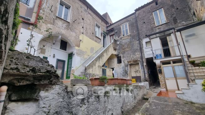 Appartamento in residenziale in Via Parrocchia 1