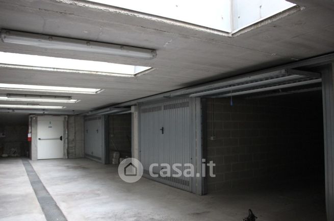 Ufficio in commerciale in Via Cucca 6