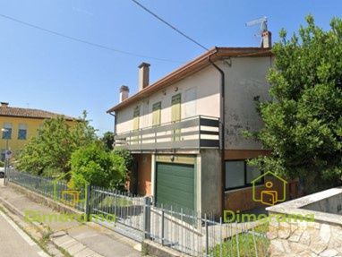 Appartamento in residenziale in Via Pellegrini 25