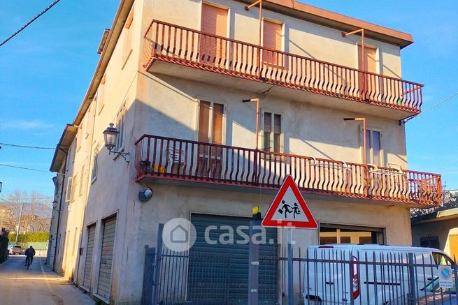 Casa indipendente in residenziale in Via Monte Cengio 96