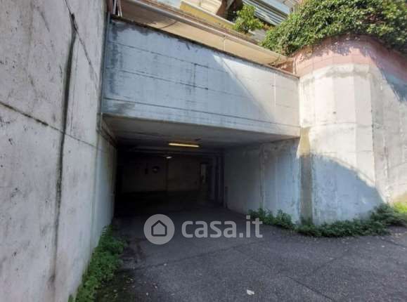 Garage/posto auto in residenziale in Via Andrea Millevoi 475