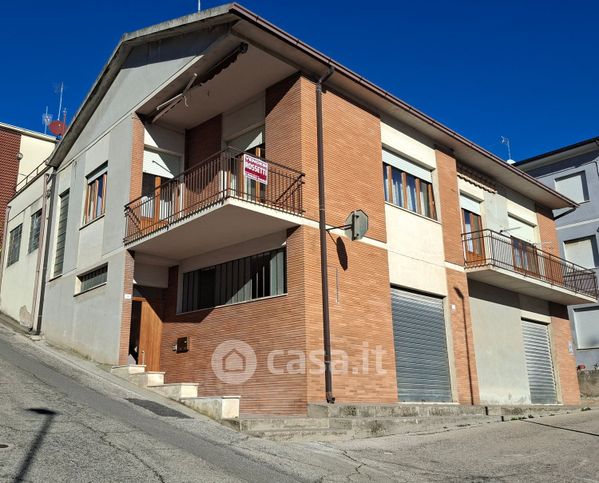 Casa indipendente in residenziale in Via Piemonte 38