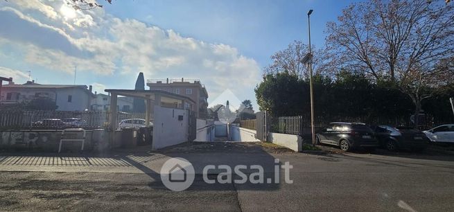 Capannone in commerciale in Via Fratelli Wright 90