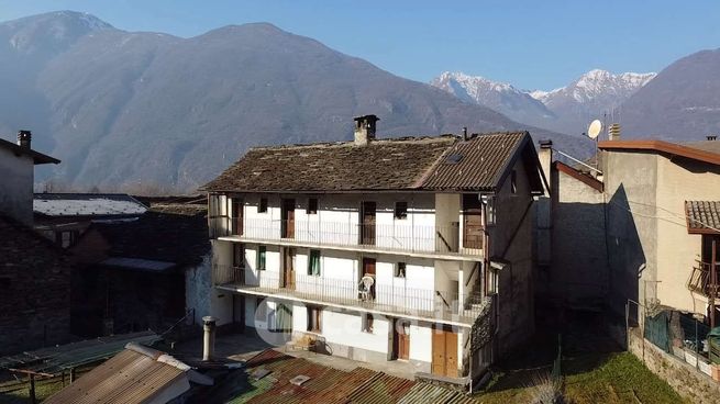 Casa indipendente in residenziale in Via Cantoni