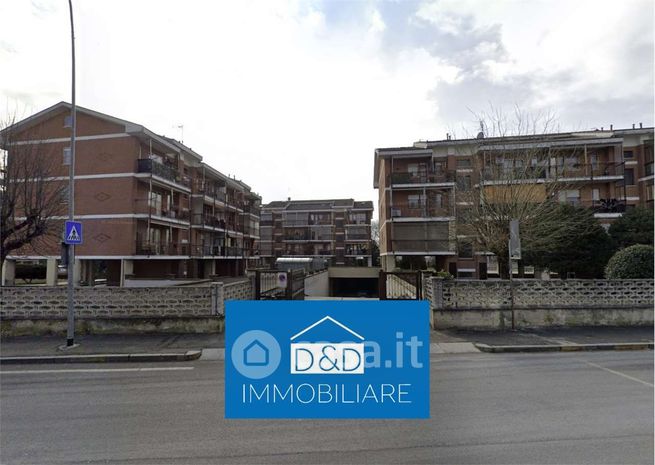 Box/posto auto in residenziale in Via Olevano 119