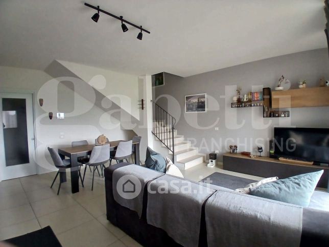 Villa in residenziale in Via Ghiacciaia 45