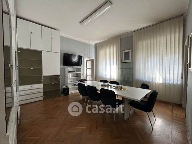 Ufficio in commerciale in Via Trento 5