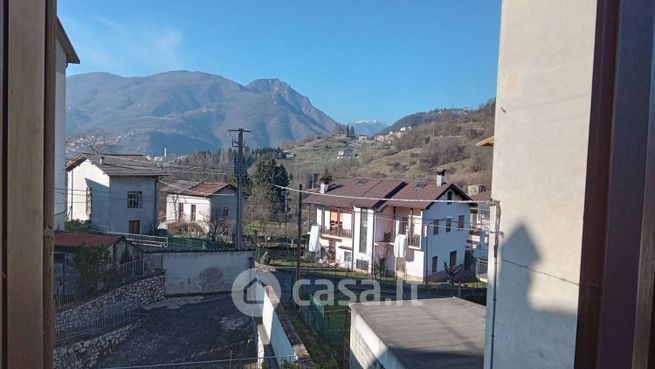 Casa indipendente in residenziale in Via Centro