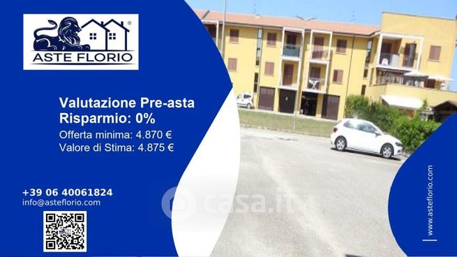 Box/posto auto in residenziale in Via Nicola Bobadilla 7 /C