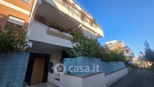 Ufficio in commerciale in Via dei Due Ponti