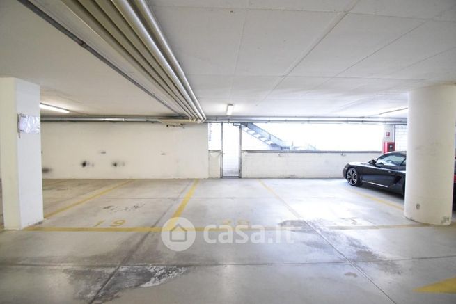 Garage/posto auto in residenziale in Viale San Martino 45