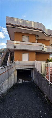 Box/posto auto in residenziale in Via per Maxena 4 D
