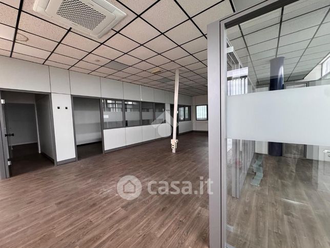 Ufficio in commerciale in Circonvallazione Nuova