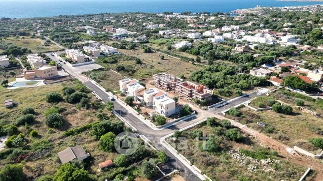 Casa bi/trifamiliare in residenziale in Contrada Agli Androni