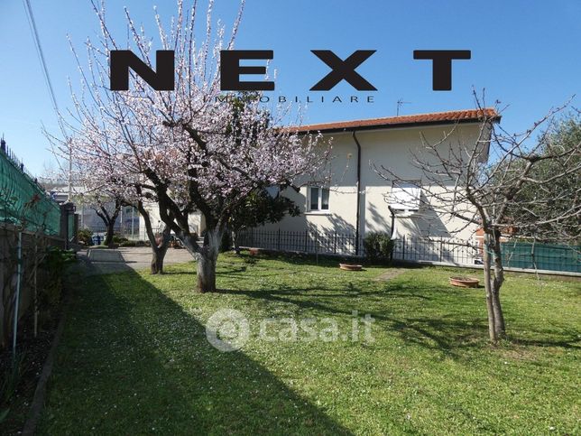 Villa in residenziale in 