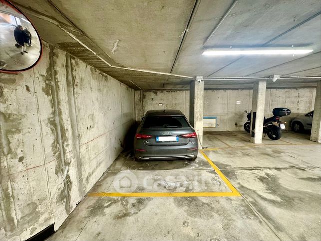 Box/posto auto in residenziale in Via Emilio Gola 8