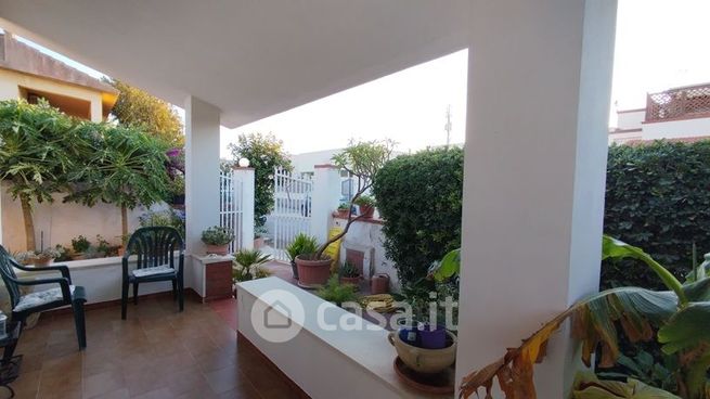 Villa in residenziale in Via del Mare