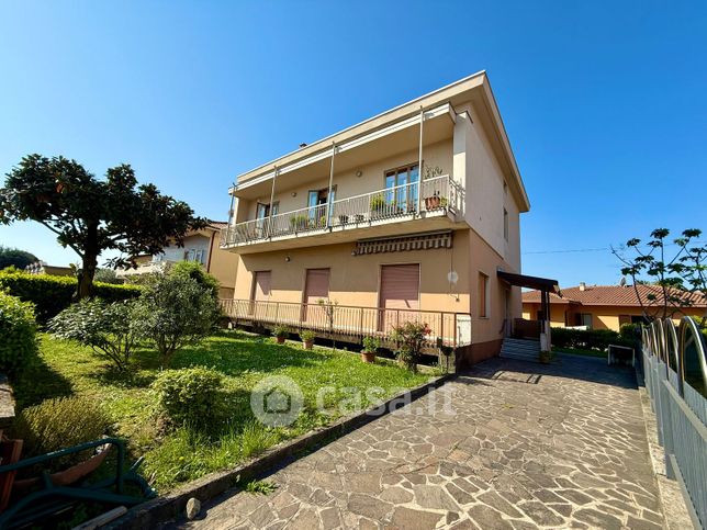 Appartamento in residenziale in Via Rivierasca dell'Adda