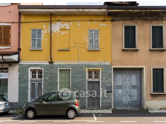 Capannone in commerciale in Via Statuto 51